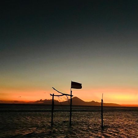 The Exile Sunset Bar & Bungalow Gili Trawangan Eksteriør billede