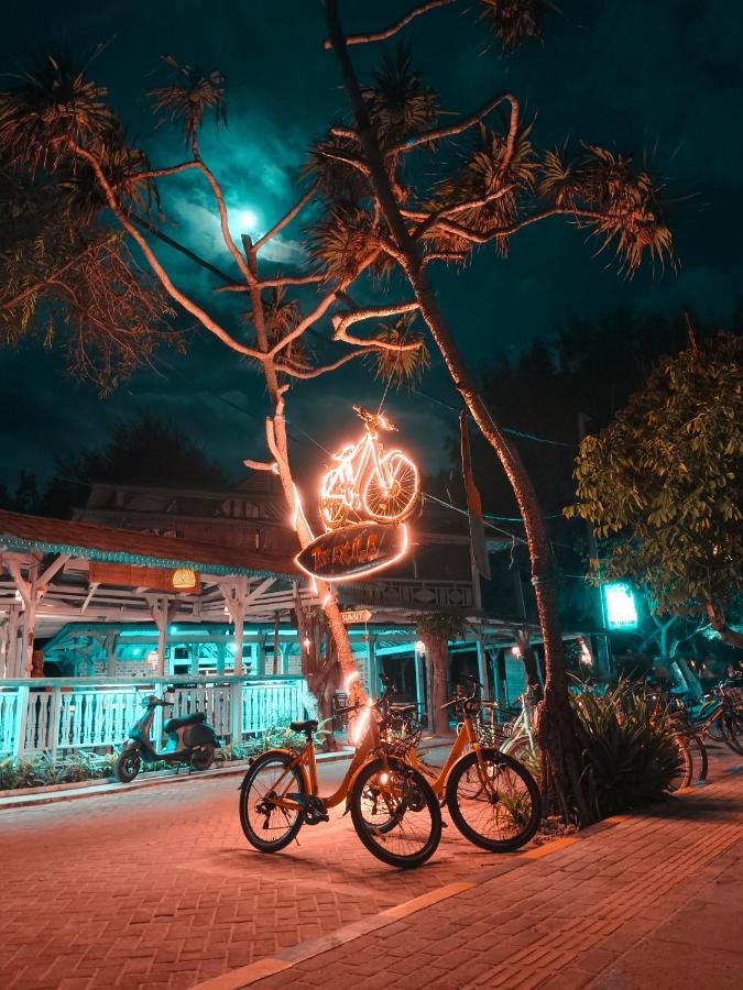 The Exile Sunset Bar & Bungalow Gili Trawangan Eksteriør billede