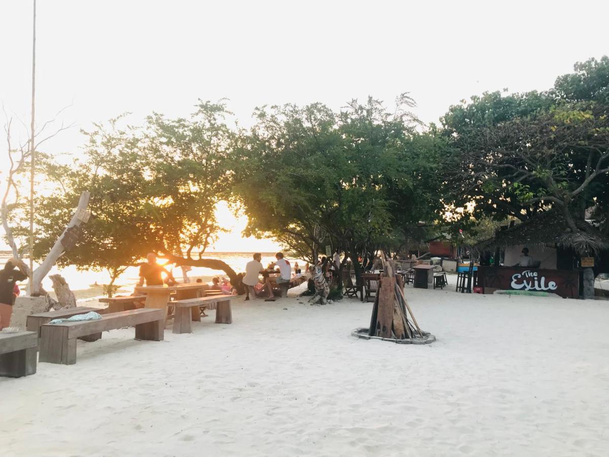 The Exile Sunset Bar & Bungalow Gili Trawangan Eksteriør billede